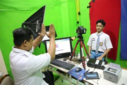 Aktivasi IKD, Dispendukcapil Surabaya Sasar Kampus hingga SMA