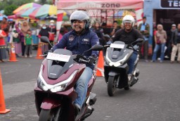 Antusiasme Warga Blitar Warnai Kemeriahan Launching New Honda PCX160 Bareng Deny Cak Nan