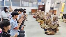 Siswa Korea Selatan Belajar Seni dan Budaya Tradisional di SMP Muhammadiyah 5 Surabaya