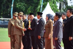 Pj Bupati Pasuruan Raih Penghargaan Pembina K3 Terbaik Jatim