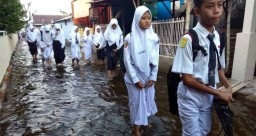 DPRD Sidoarjo Minta Sekolah Langganan Banjir di Tanggulangin Direlokasi