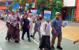 Pawai Ramadan Pelajar SD dan SMP Muhammadiyah Gresik Sambut Ramadan