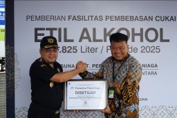 Dukung Pengembangan Energi Terbarukan Bea Cukai Sidoarjo Berikan Fasilitas Pembebasan Cukai Etil Alkohol