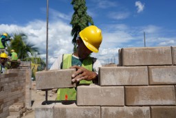 Bata Interlock Presisi SIG Jadi Solusi Pembangunan Rumah yang Berkualitas dan Ramah Lingkungan