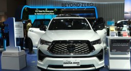 Toyota Raup 2.728 SPK di IIMS 2025, Kijang Innova Zenix Hybrid Jadi Model Terlaris