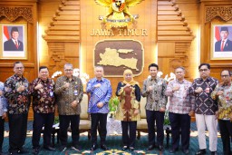 Gubernur Khofifah Pastikan Jatim Siap Sinergi Wujudkan Kelancaran Arus Mudik 2025