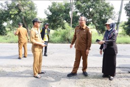 Respon Keluhan Warga, Wabup Alif Pastikan Ruas Jalan Kedungsumber Segera Diperbaiki
