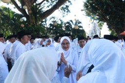 Bupati Ipuk Minta ASN Tingkatkan Pelayanan Publik di Banyuwangi