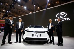 Toyota Rayakan 54 Tahun di Indonesia, Hadirkan Kendaraan Elektrifikasi Lokal di GIIAS 2025