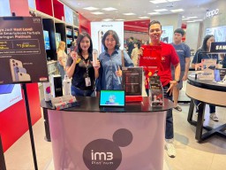 Indosat Tawarkan Bundling IM3 dengan iPhone16 di Surabaya
