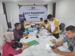 Imigrasi Gelar Eazy Paspor di Kampung Inggris Pare Kediri
