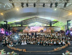 Roadshow IAPVC 2025 Ditutup Meriah di Prigen, Hadiah Utama Mobil Listrik Wuling