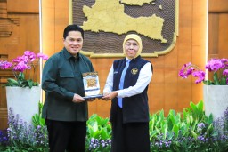 Erick Thohir Apresiasi Dukungan Gubernur Khofifah untuk PSSI dan Sepak Bola Daerah