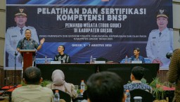 Tingkatkan SDM di Sektor Pariwisata, Wabup Asluchul Alif Buka Pelatihan Pemandu Wisata