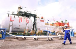 Dukung Energi Bersih, Pelindo Optimalisasi Layanan Terminal LNG