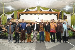 Petrokimia Gresik Gelar Pagelaran Wayang Kulit untuk Pendidikan Karakter dan Pelestarian Budaya
