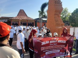 Jalan Sehat di Balongmojo Benjeng Semarak, UMKM Panen Rezeki
