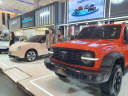 GWM Luncurkan Tank 300 Diesel dan ORA 03 di GIIAS Surabaya 2025