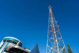 Indosat Pertahankan Laba di Kuartal II 2025