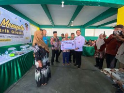 Ratusan Rumah Tangga Bondowoso Dibantu Listrik Gratis