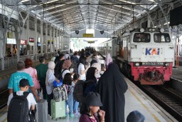KAI Daop 8 Surabaya Catat Lonjakan Pemesanan Tiket Nataru