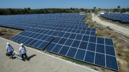 Tahun Ini Pemerintah Targetkan Kapasitas Terpasang PLTS Sebesar 1 GW