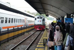 7.364 Penumpang Padati Stasiun Malang Saat Libur Maulid