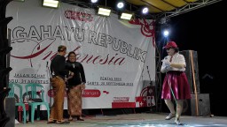 Karang Taruna Desa Prambangan - Kebomas Gelar Pentas Seni Nusantara Sambut Kemerdekaan RI