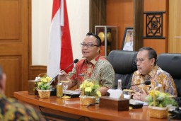 Bahas UMK 2025 dan Tantangan Ketenagakerjaan, Wabup Gresik Alif Terima Kunjungan Komisi IX DPR RI