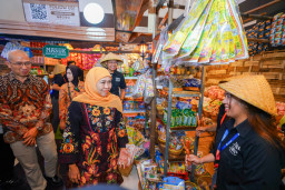 Gubernur Khofifah Resmi Buka PRJ Surabaya 2025, Dorong Pertumbuhan Ekonomi Inklusif dan Serap Ribuan Tenaga Kerja