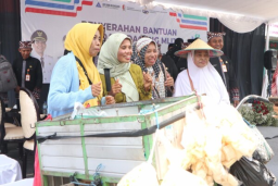 Pedagang Rengkek di Bojonegoro Dapat Bantuan Modal dari Pemkab