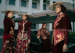 Desainer Gita Usung Batik ke Festival IN2MF