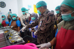 Pastikan Aman, Wali Kota Probolinggo Tinjau Dapur SPPG