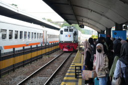 Tiket KA Lebaran Diskon 30 Persen Masih Tersedia di Stasiun Malang