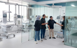 Waron Hospital Usung Standar Baru Layanan Kesehatan bagi Perempuan dan Anak di Surabaya