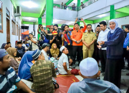 Dinsos Jatim Beri Trauma Healing untuk Keluarga Korban Musala Al Khoziny