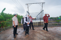 Gubernur Khofifah Pastikan Jembatan Kutorejo Siap Dibuka Bulan Depan