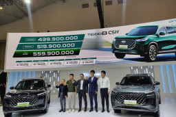 Chery Hadirkan Dua Varian Baru Tiggo 8 CSH di GJAW 2025, Harga Mulai Rp439 Juta