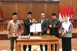 DPRD Bojonegoro Sahkan Perda Dana Abadi Pendidikan dan APBD 2026