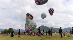 Parade Balon Udara Tulungagung Disambut Antusias Masyarakat