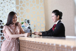 Anda Pebisnis, Nikmati Paket Stay & Dine di Kamar Superior Hotel Santika Gresik