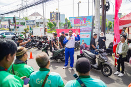 Ojek Online Gresik Ikut Buktikan Keiritan Honda BeAT dalam BeAT Irit Challenge