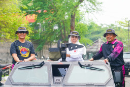 Gubernur Khofifah Hadiri Inaugurasi pasmar 2 dan Tanam 1.000 Pohon