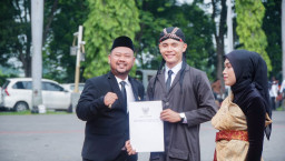 Peringatan Hari Pahlawan Gresik, Bupati Yani Serahkan 3.022 SK PPPK