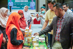 Bupati Yani Dorong UMKM Gresik Masuk Ekosistem Industri