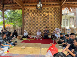 Hotel Santika Gresik Gelar Aksi Santika Sahabat Bumi di Kawasan Sunan Giri