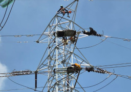 PLN UIT JBM Tuntaskan Perbaikan Tower Kritis Ujung-Bangkalan
