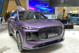 Lepas L8 Resmi Debut di GJAW 2025, Tawarkan SUV PHEV Bergaya Futuristis