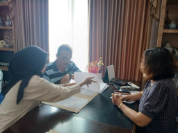 Penghuni Icon Apartemen Kembali Tandatangani SHM-SRS dengan Notaris
