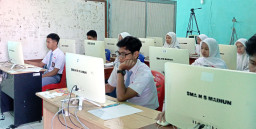 Ratusan Siswa SMAN 5 Madiun Antusias Mengikuti TKA